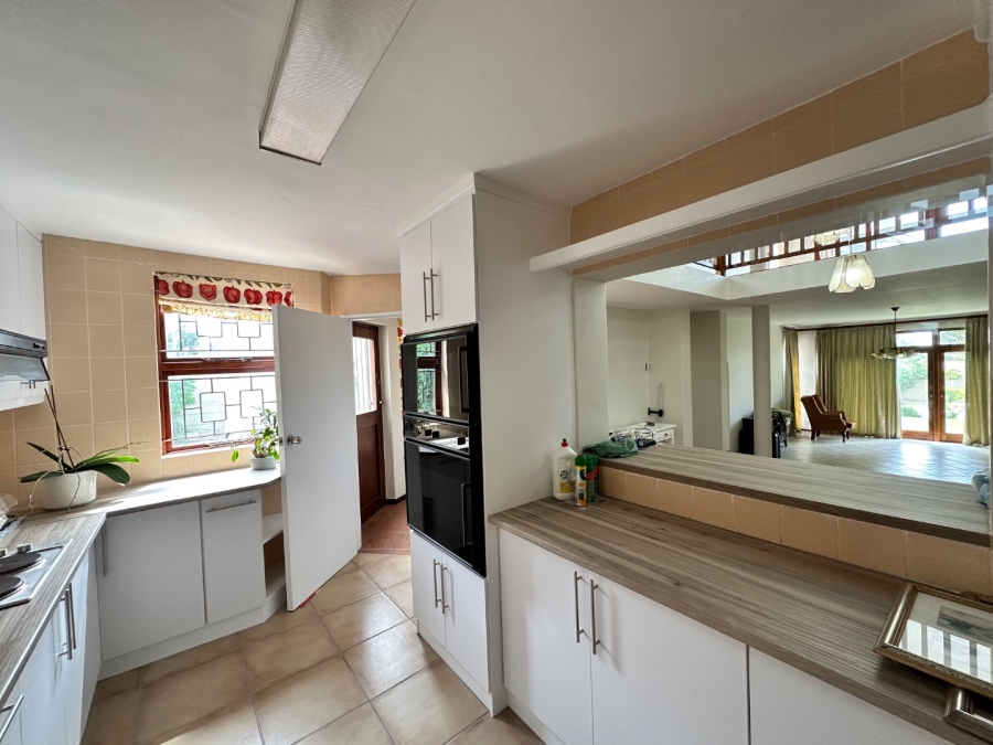 5 Bedroom Property for Sale in Bayview Western Cape
